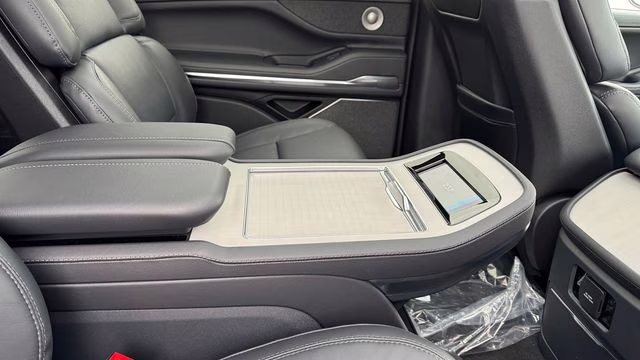 2026 Infinite Black Metallic Clearcoat Lincoln Navigator Reserve 4X4 SUV