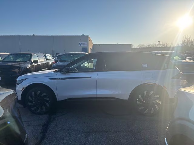 2026 White Platinum Clearcoat Metallic Lincoln Nautilus Reserve AWD SUV