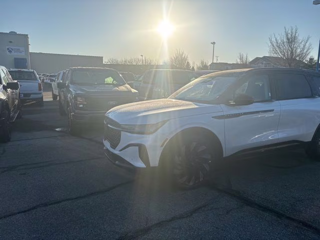 2026 White Platinum Clearcoat Metallic Lincoln Nautilus Reserve AWD SUV