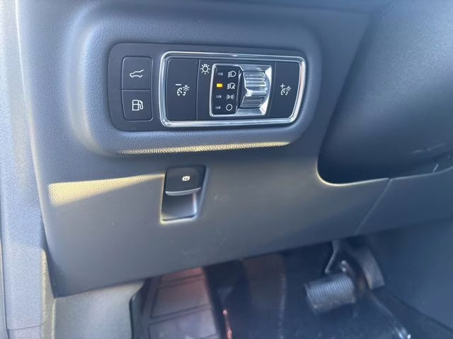 2026 White Platinum Clearcoat Metallic Lincoln Nautilus Reserve AWD SUV