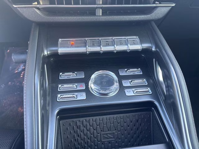 2026 White Platinum Clearcoat Metallic Lincoln Nautilus Reserve AWD SUV