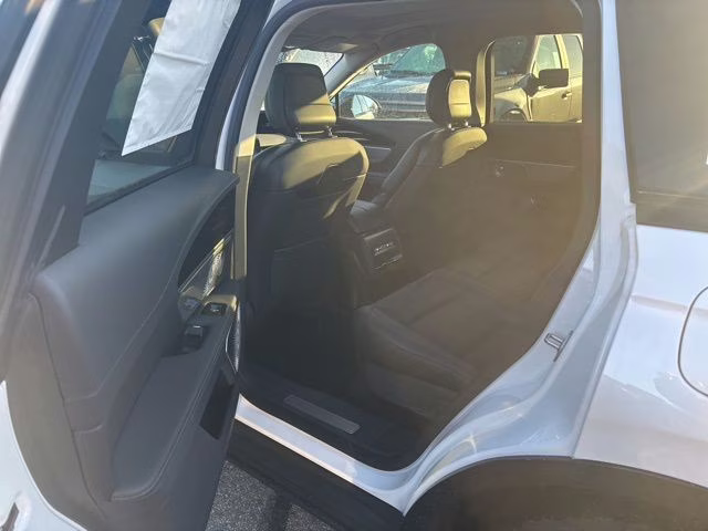 2026 White Platinum Clearcoat Metallic Lincoln Nautilus Reserve AWD SUV