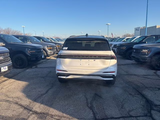 2026 White Platinum Clearcoat Metallic Lincoln Nautilus Reserve AWD SUV