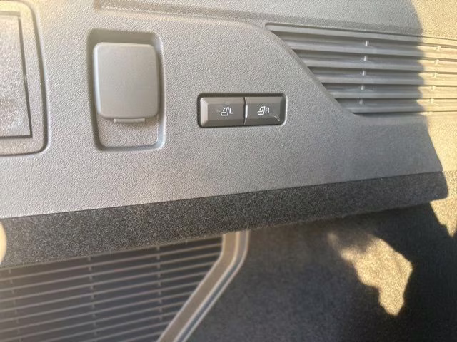 2026 White Platinum Clearcoat Metallic Lincoln Nautilus Reserve AWD SUV