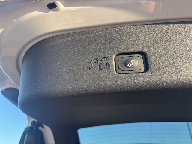 2026 White Platinum Clearcoat Metallic Lincoln Nautilus Reserve AWD SUV