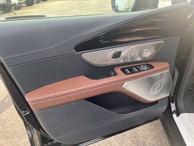 2026 Infinite Black Metallic Clearcoat Lincoln Nautilus Reserve AWD SUV