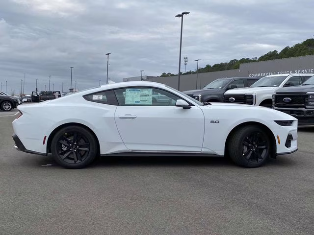 2026 Oxford White Ford Mustang GT RWD Coupe