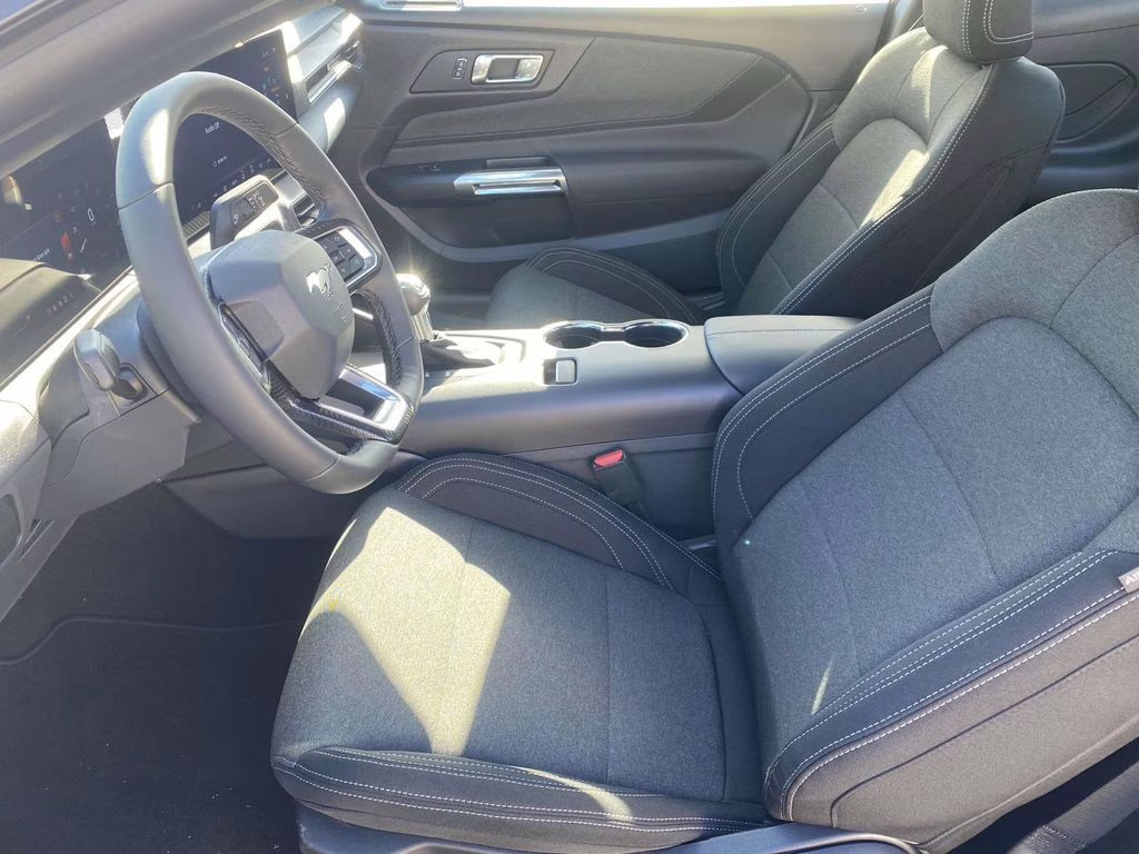 2025 Oxford White Ford Mustang EcoBoost RWD Coupe