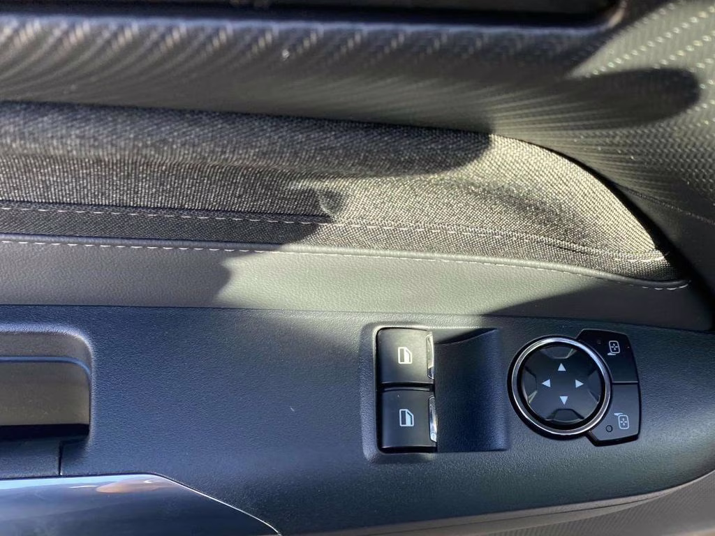 2025 Oxford White Ford Mustang EcoBoost RWD Coupe