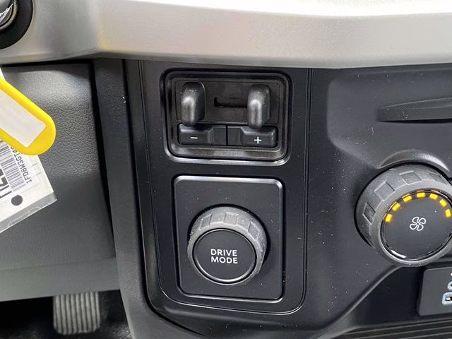 2025 Oxford White Ford Super Duty F-350 DRW XL RWD Chassis