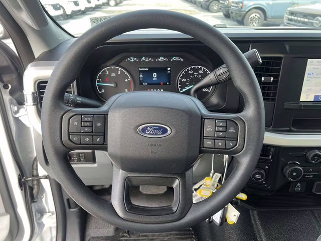 2026 Oxford White Ford Super Duty F-350 DRW XL 4X4 Chassis