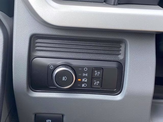 2025 Oxford White Ford Super Duty F-350 DRW XL 4X4 Chassis