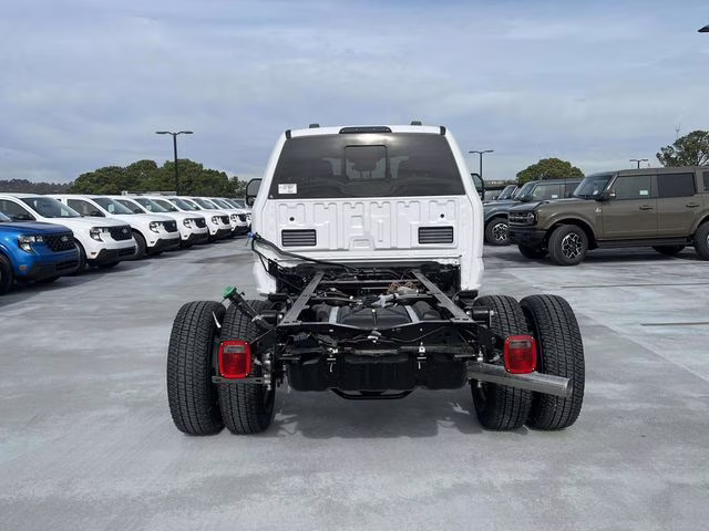 2026 Oxford White Ford Super Duty F-350 DRW XL 4X4 Chassis