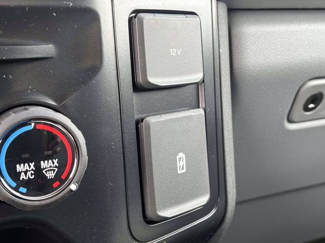 2026 Oxford White Ford Super Duty F-350 DRW XL 4X4 Chassis