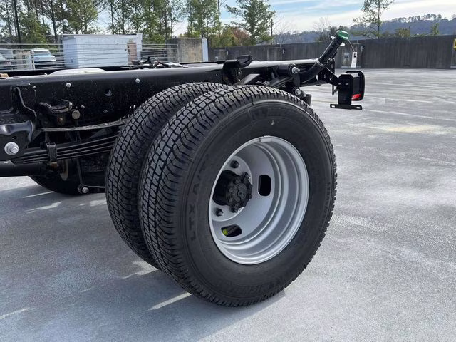 2026 Oxford White Ford Super Duty F-350 DRW XL 4X4 Chassis