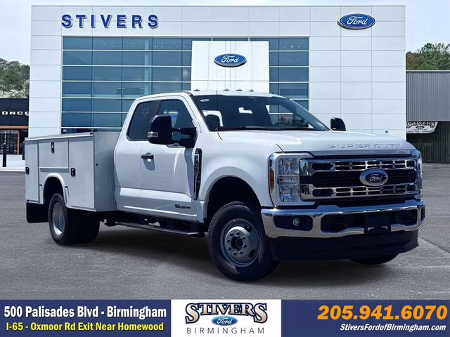 2026 Oxford White Ford Super Duty F-350 DRW XL 4X4 Chassis