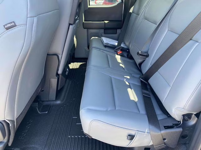 2026 Oxford White Ford Super Duty F-350 DRW XL 4X4 Chassis