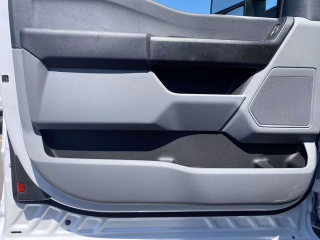 2026 Oxford White Ford Super Duty F-350 DRW XL 4X4 Chassis