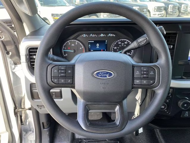 2026 Oxford White Ford Super Duty F-350 DRW XL 4X4 Chassis