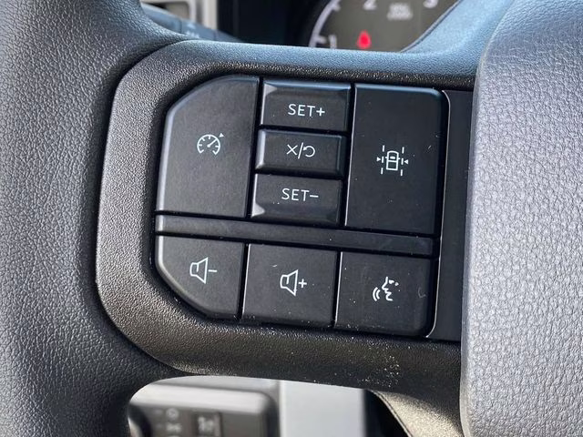 2026 Oxford White Ford Super Duty F-350 DRW XL 4X4 Chassis