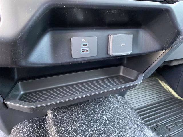 2026 Oxford White Ford Super Duty F-350 DRW XL 4X4 Chassis