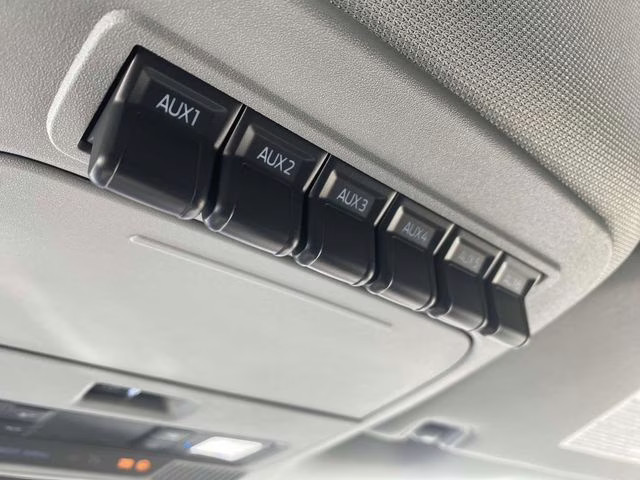 2026 Oxford White Ford Super Duty F-350 DRW XL 4X4 Chassis