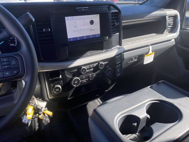 2026 Oxford White Ford Super Duty F-350 DRW XL 4X4 Chassis