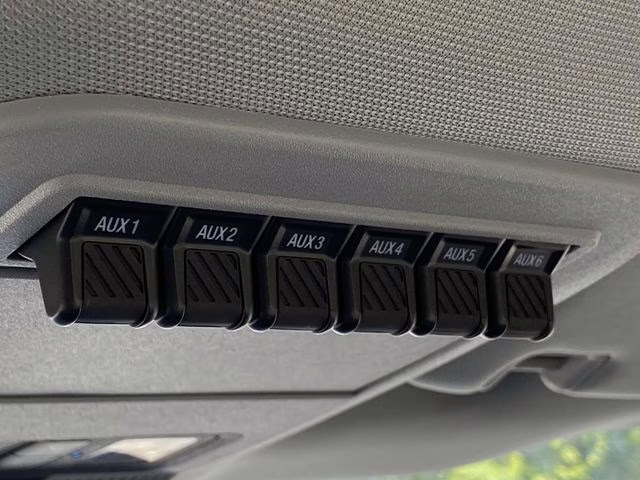 2025 Oxford White Ford Super Duty F-550 DRW XL RWD Chassis