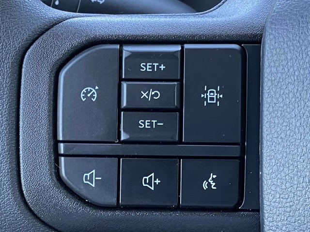 2025 Oxford White Ford Super Duty F-550 DRW XL 4X4 Chassis