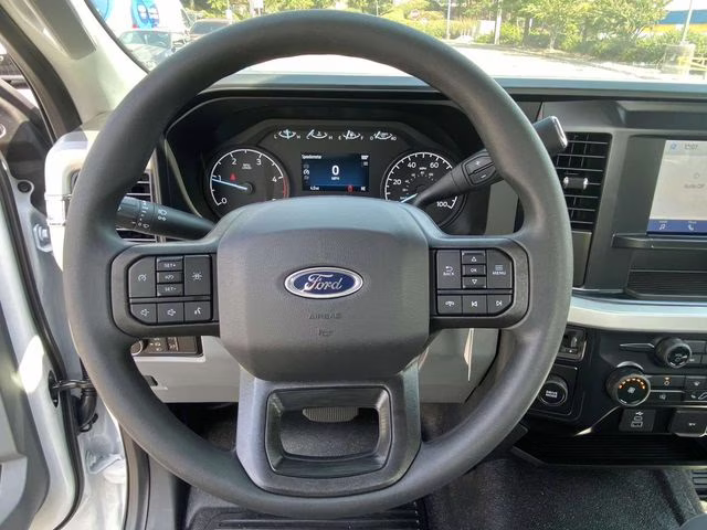 2025 Oxford White Ford F-600SD XL RWD Chassis