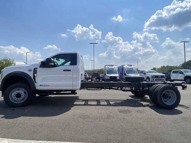 2025 Oxford White Ford F-600SD XL RWD Chassis