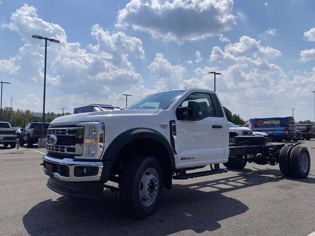 2025 Oxford White Ford F-600SD XL RWD Chassis