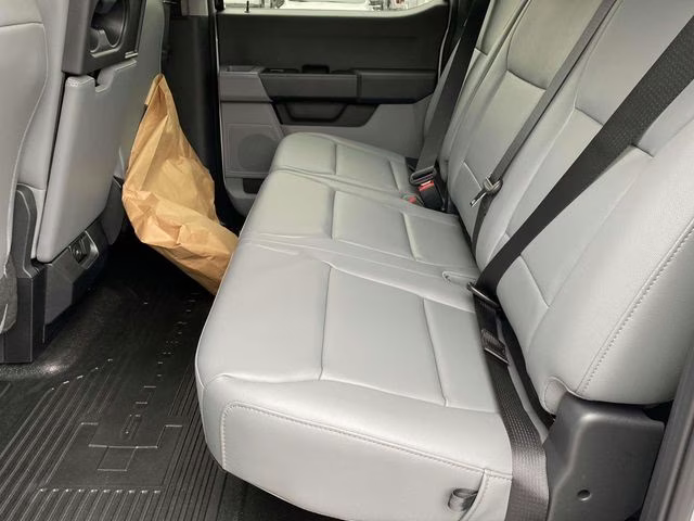 2025 Oxford White Ford F-600SD XL RWD Chassis