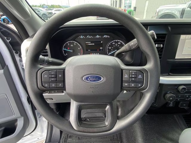 2025 Oxford White Ford F-600SD XL RWD Chassis