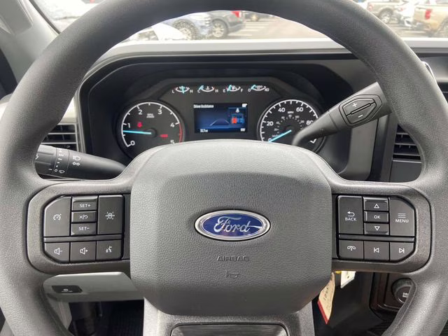 2025 Oxford White Ford Super Duty F-350 DRW XL RWD Chassis