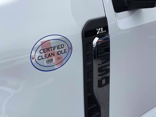 2025 Oxford White Ford Super Duty F-350 DRW XL 4X4 Chassis
