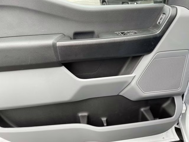 2025 Oxford White Ford Super Duty F-350 DRW XL 4X4 Chassis