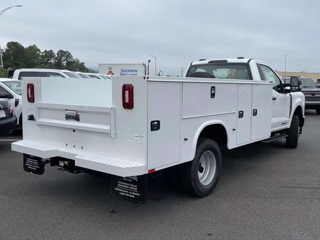 2025 Oxford White Ford Super Duty F-350 DRW XL 4X4 Chassis