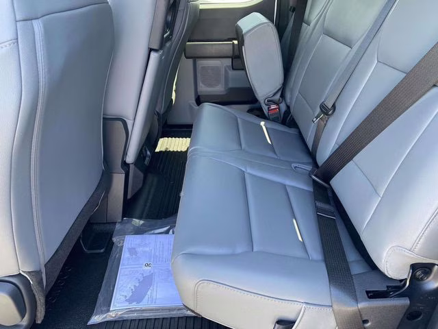 2026 Oxford White Ford Super Duty F-550 DRW XL 4X4 Chassis