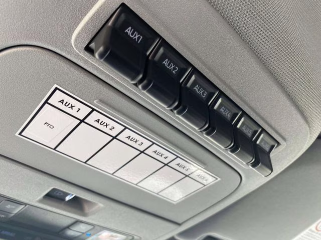 2026 Oxford White Ford Super Duty F-550 DRW XL 4X4 Chassis