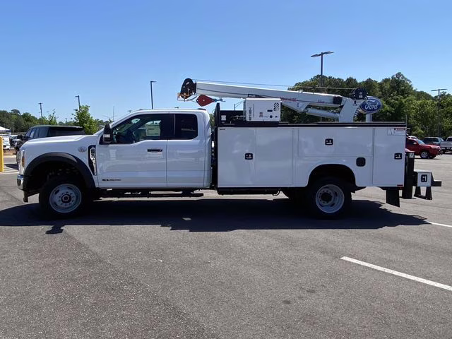 2026 Oxford White Ford Super Duty F-550 DRW XL 4X4 Chassis