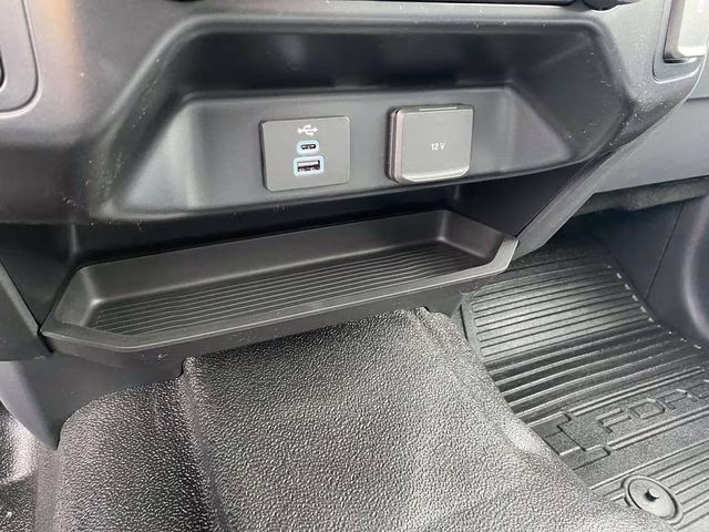 2026 Oxford White Ford Super Duty F-550 DRW XL 4X4 Chassis