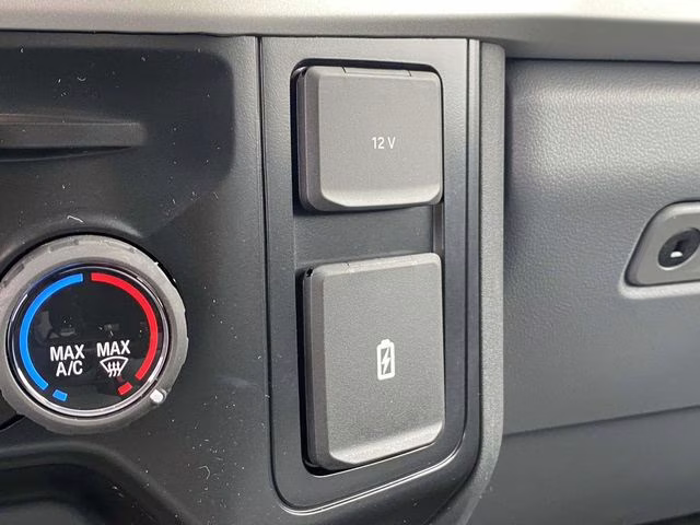 2026 Oxford White Ford Super Duty F-550 DRW XL 4X4 Chassis