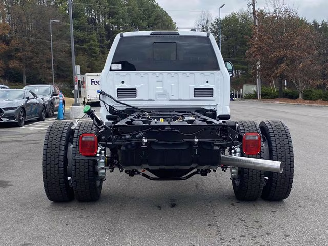 2026 Oxford White Ford Super Duty F-550 DRW XL 4X4 Chassis