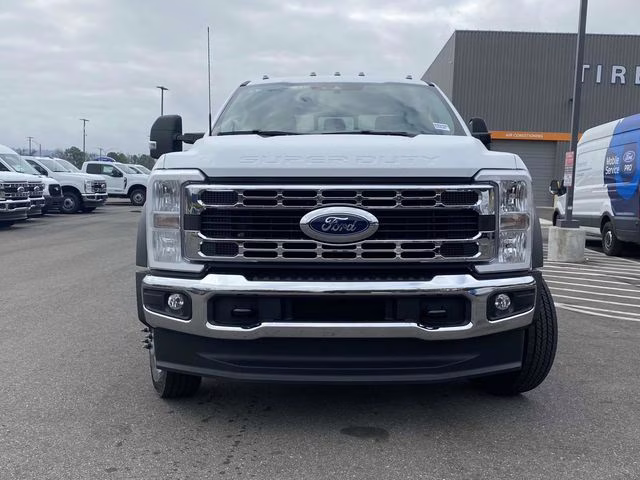 2026 Oxford White Ford Super Duty F-550 DRW XL 4X4 Chassis