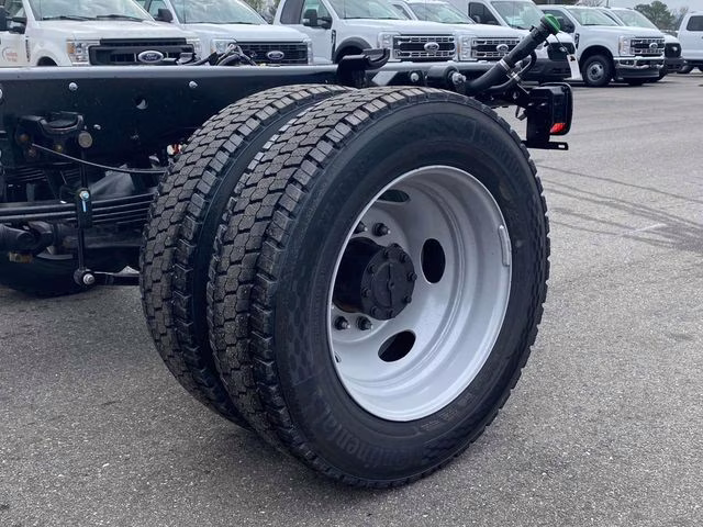 2026 Oxford White Ford Super Duty F-550 DRW XL 4X4 Chassis