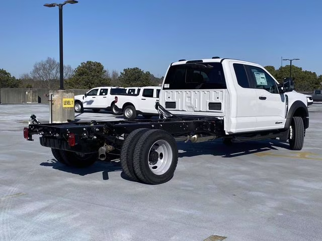2026 Oxford White Ford Super Duty F-550 DRW XL 4X4 Chassis