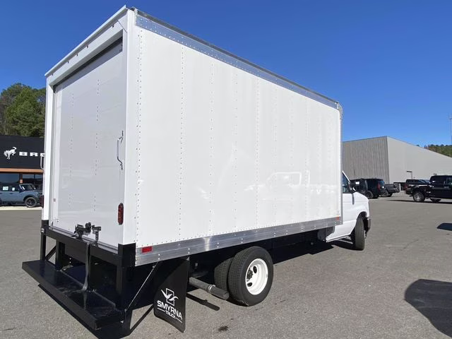 2025 Oxford White Ford E-350SD Base RWD Truck