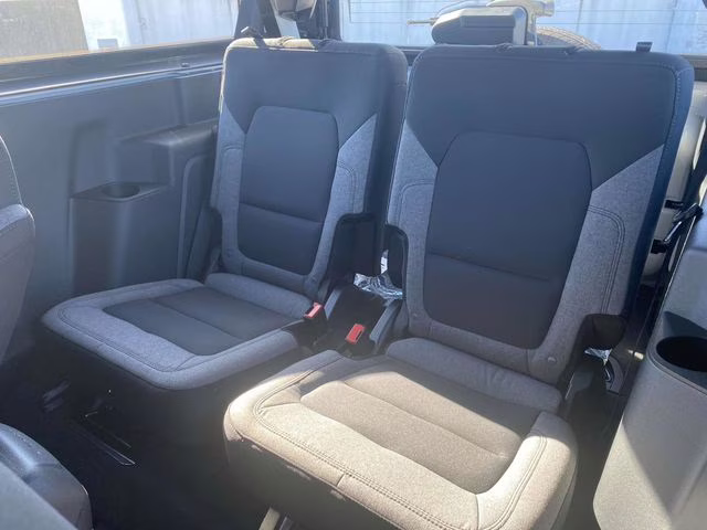 2025 Oxford White Ford Bronco Base 4X4 SUV