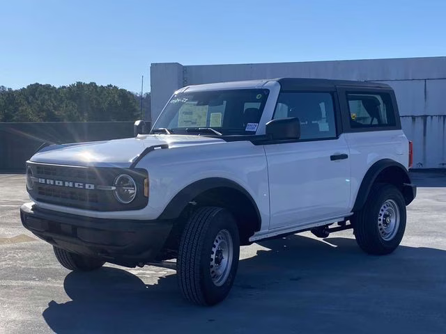 2025 Oxford White Ford Bronco Base 4X4 SUV